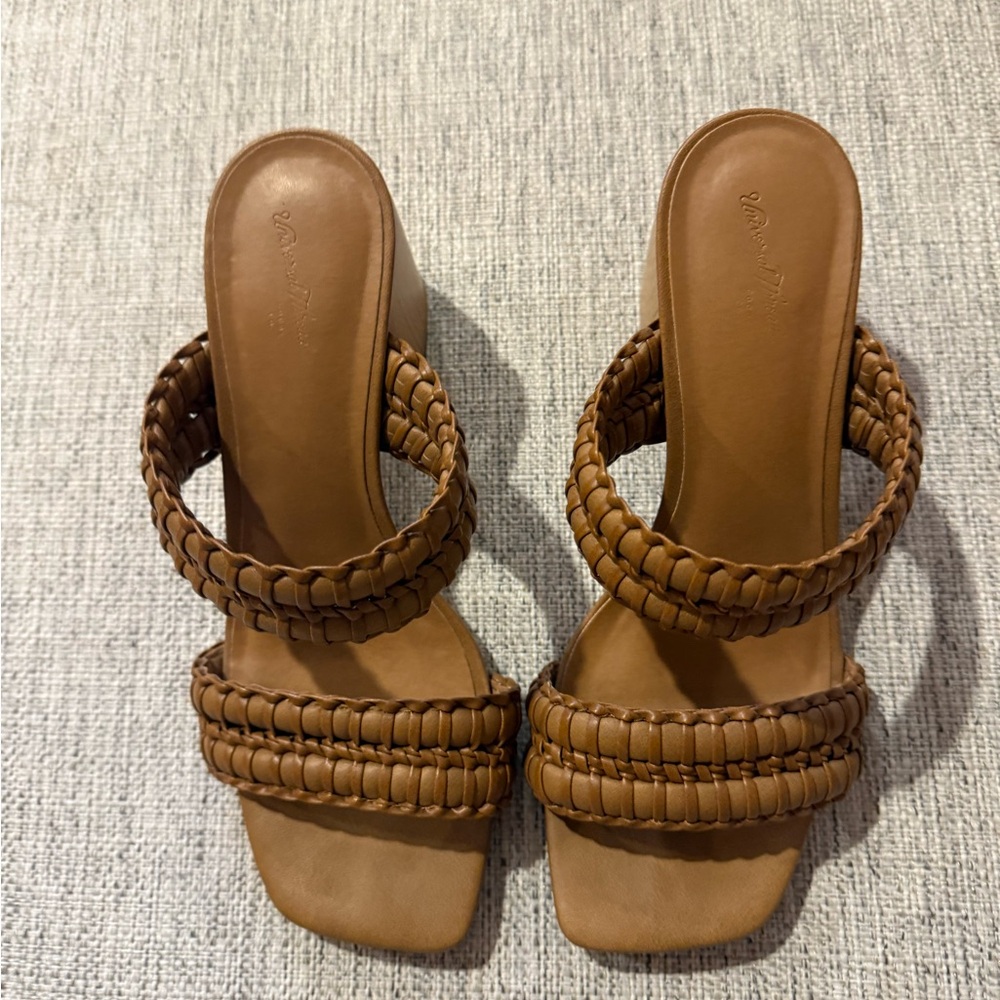 Universal Thread Tan Braided Sandals